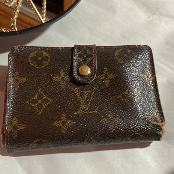 Louis Vuitton Kiss lock wallet - Picture 5 of 17